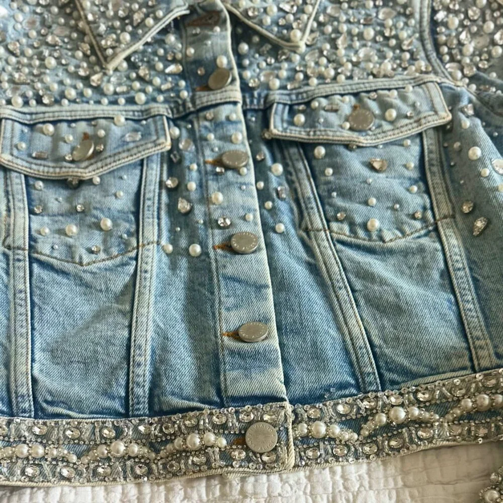 Gorgeous and show-stopping Alice + Olivia Nelson Denim Jacket - Picture 3 of 8